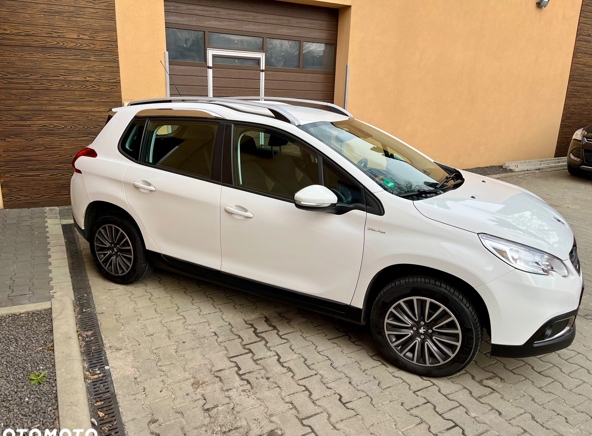 Peugeot 2008 cena 45500 przebieg: 131993, rok produkcji 2016 z Świętochłowice małe 781